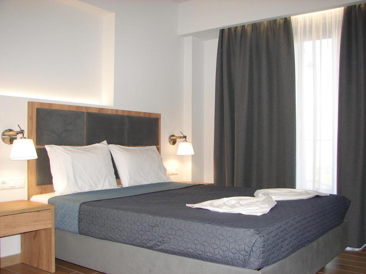 Four Reasons Aparthotel Paralía Kültér fotó