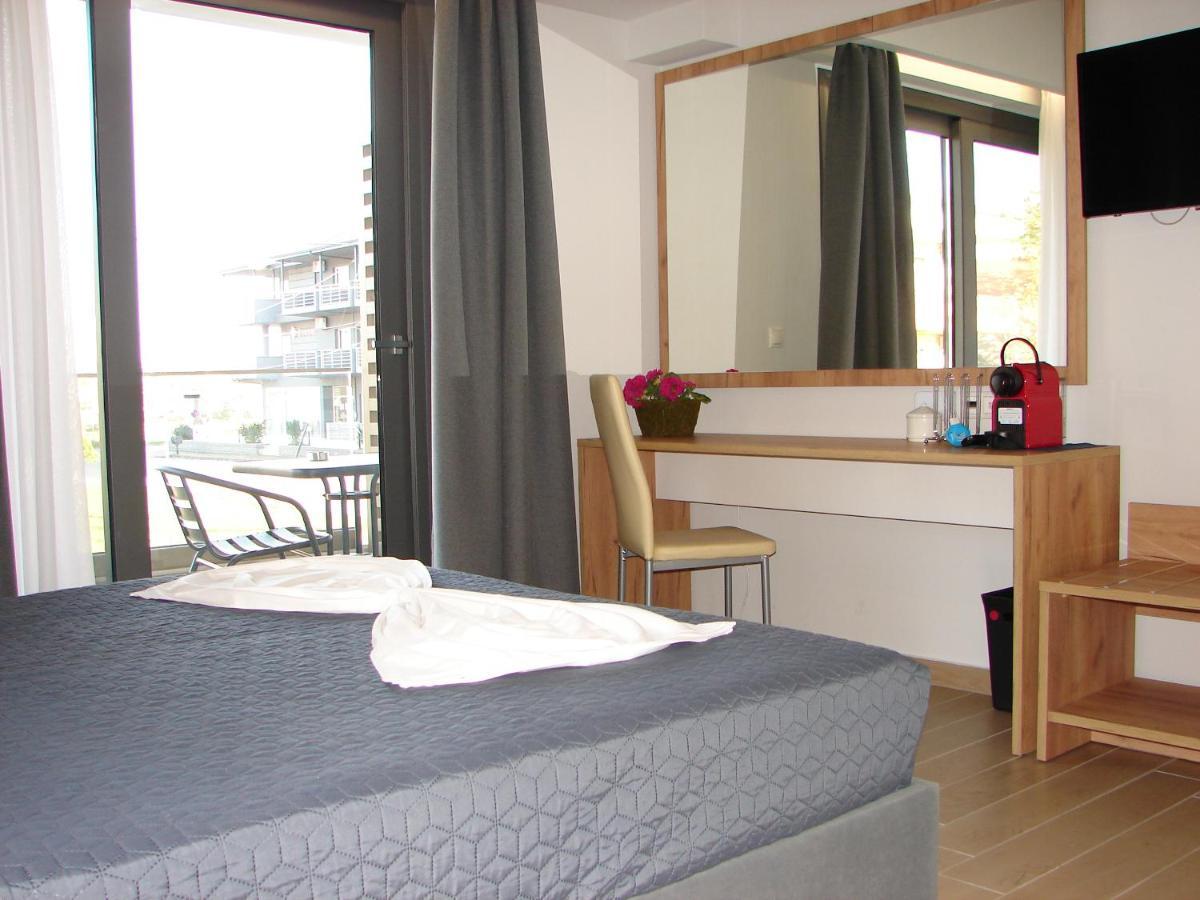 Four Reasons Aparthotel Paralía Kültér fotó