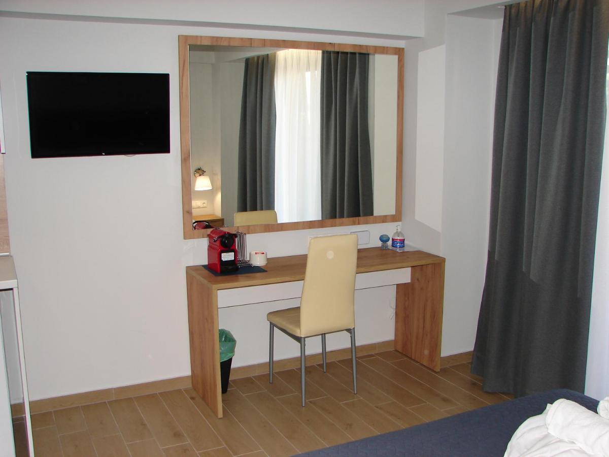 Four Reasons Aparthotel Paralía Kültér fotó
