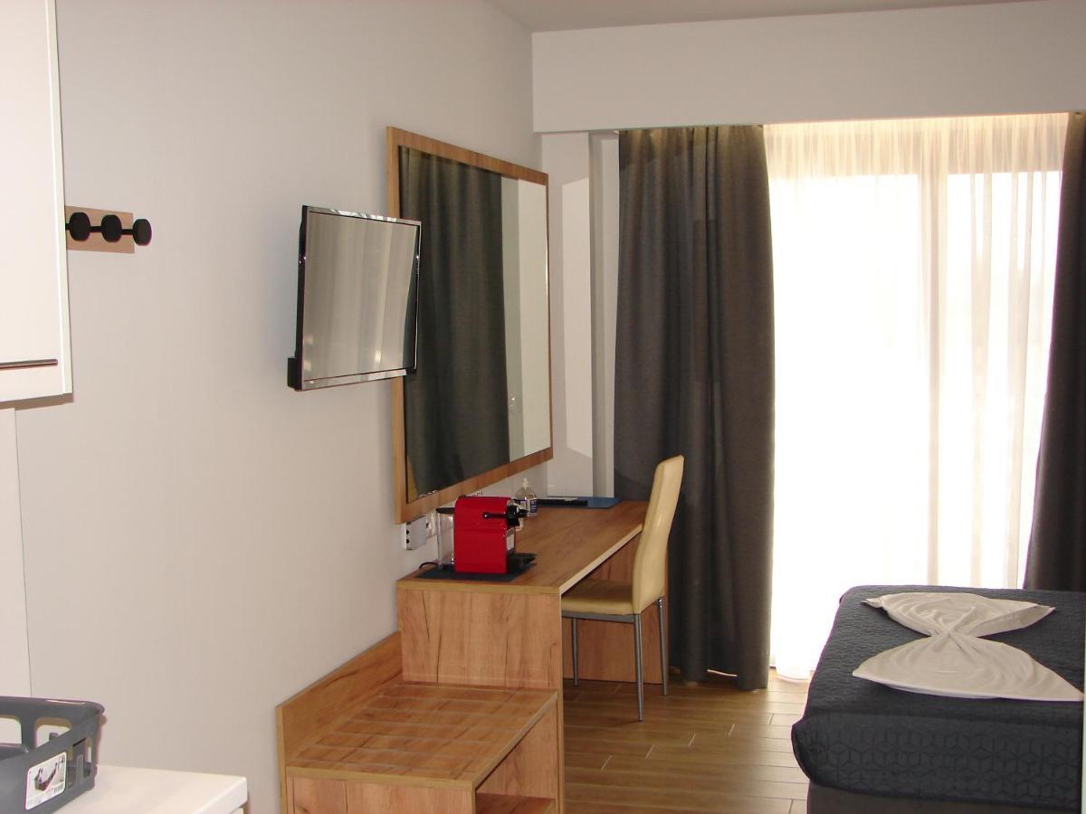 Four Reasons Aparthotel Paralía Kültér fotó