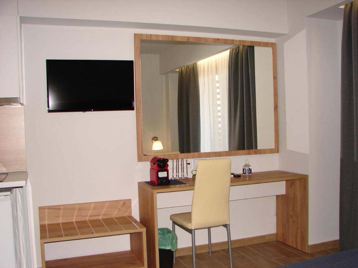 Four Reasons Aparthotel Paralía Kültér fotó
